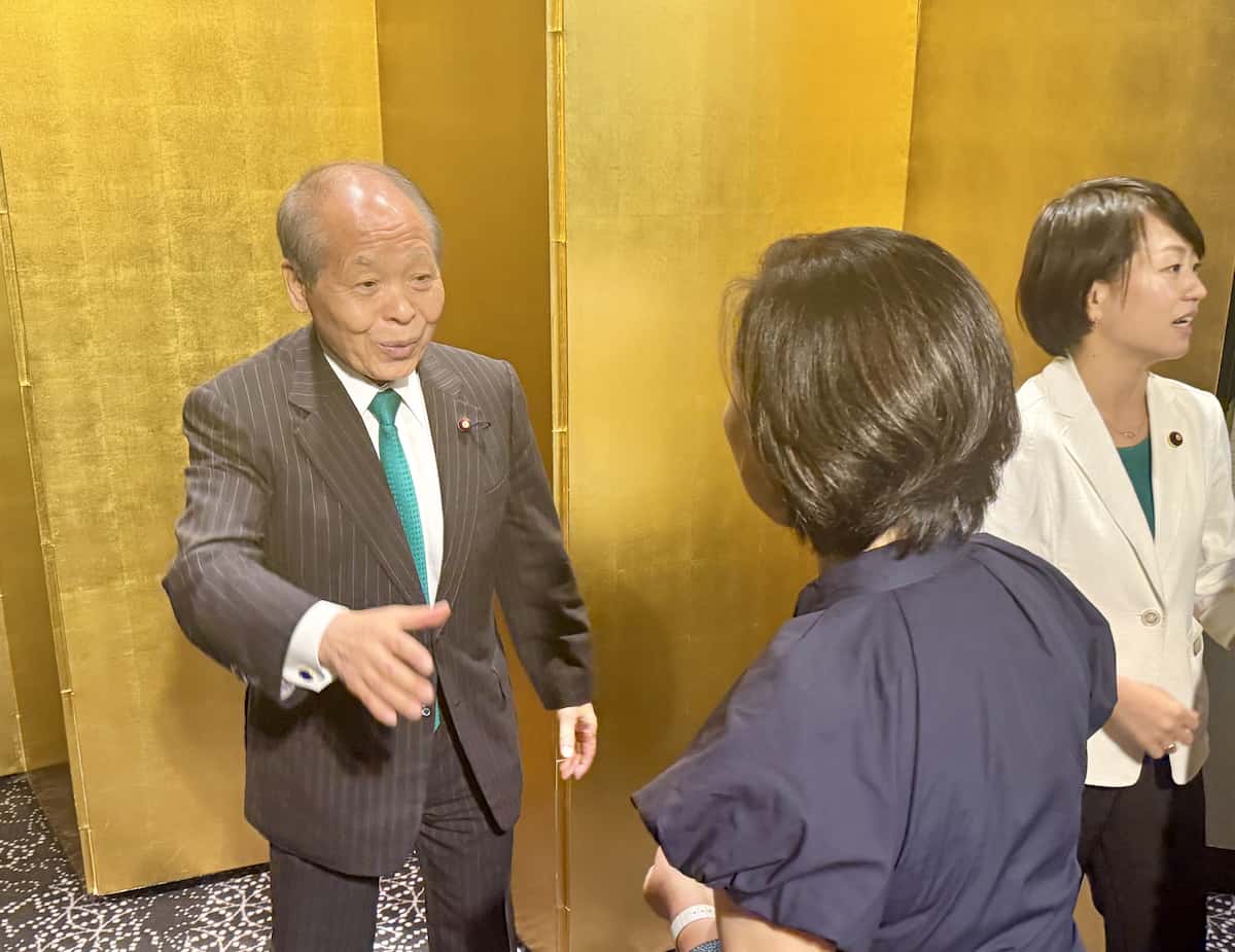 森喜朗元首相「最後のお願い」、復党した鈴木宗男氏支援呼びかけ 　松山千春氏は熱唱